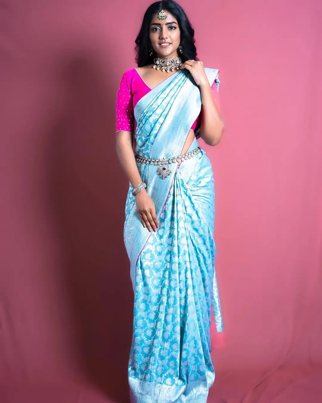 EESHA REBBA IN SOUTH INDIAN TRADITIONAL BLUE SAREE PINK BLOUSE 7